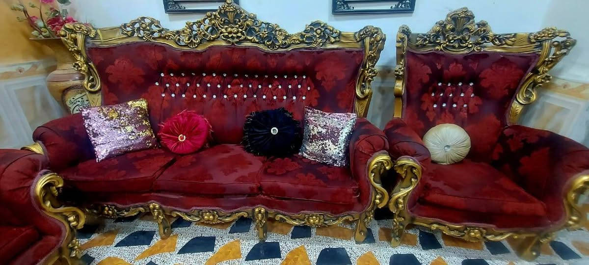 تخم تركي ملكي الأصلي خشب جوز ١٠مقاعد ديوانيه شارع الخصيمه السايدين قرب زهى مول جهه قصابيه السجاد داخل الفرع بضبط يوجد خدمه توصيل رقم ***********
