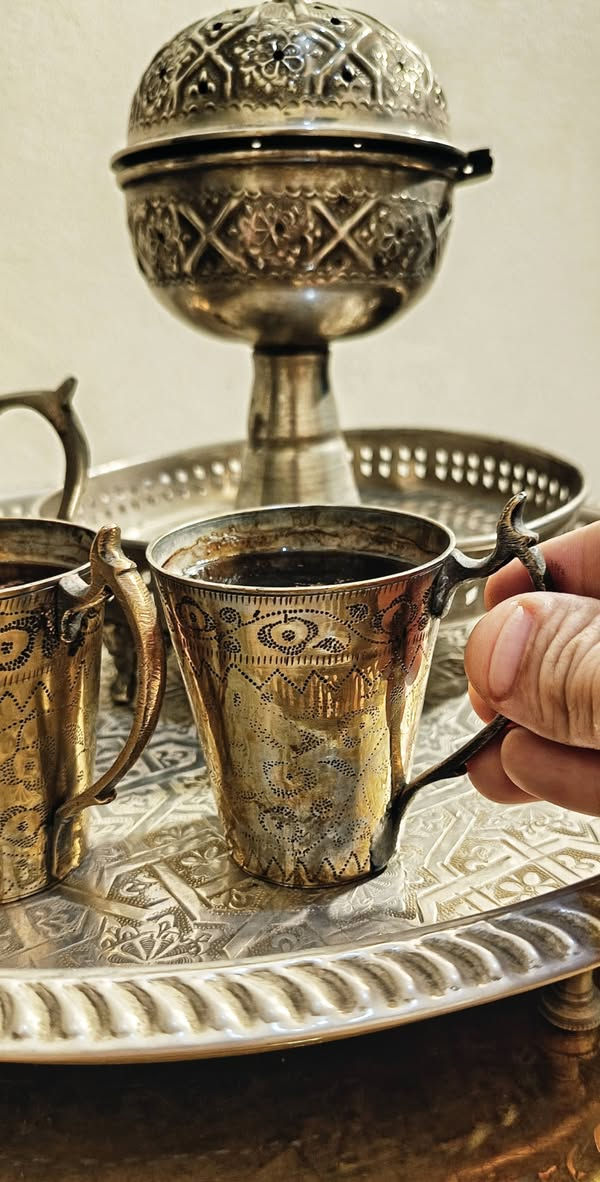 أستغفر الله العظيم، اللهم إني أسالك فيضا من فيوضات فضلك، سبحانك اللهم وبحمدك.
...........................

* مساء الخيرات، الليله دي بدأت الأجازه أخيرا، مبروك للناجحين.

............................

للبيع بإذن الله:

- طقم مغربي نحاس تقيل قديم أنتيك، مطلي فضه عاليه ومختوم، مكون من ( مبخره طعمه خالص، براد، صينيه كبيره وبرجول ) 😊.

................................

الحمد لله حمدا كثيرا طيبا، نحمده ونشكره على نعمه وفضله علينا.

يسعد مساكم حبايبي،،،،،،

إستمتعوا معايا، التفاصيل بالفيديو،،،،


**إذا كنت صاحب هذا الإعلان وتريد حذفه لأي سبب، رجاءا أرسل رسالة إلى الدعم الفني**