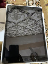 آيباد ٩ • بطارية ٨٧% • كسر بسيط