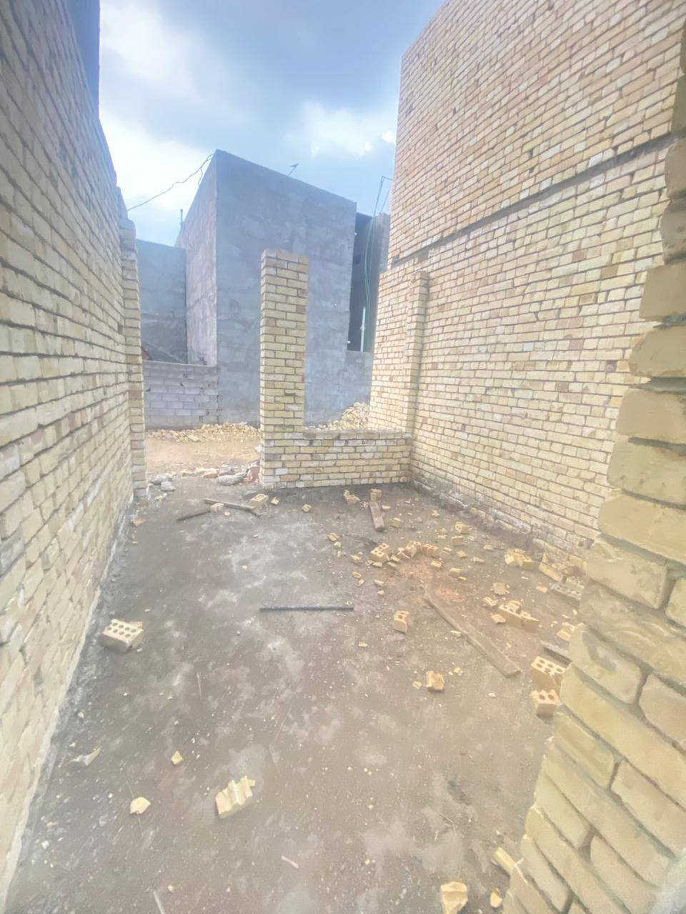 مشتمل للبيع مساحه 60متر
نوع العقار طابو زراعي سند 25 

بيت جديد غير مسكون تسليم مفتاح 🔐 

بناء طابوك 

يحتوي على مدخل”صاله مطبخ صحيات  وغرفتين نوم 

موقع العقار منطقة دوانم قرب شرطه الخامسه وتراث 

سعر 60مليون وقابل للتفاوض 

متوفر قطع ارضي كامل خدمات بسعر 250 للمتر 

متوفر مشتملات اقساط بمقدمه 25 مليون 

الاستفسار اكثر *********** متوفر واتس
