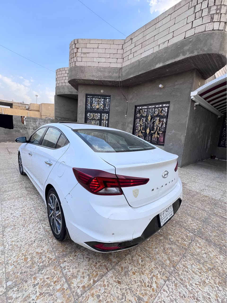 النترا 2019 شكل 20 خليجي بصره بسمي  السياره حلوه ونصيفه مال بيت بيهه حالوب خفيف جداً  وبارد ب صدوق الخلفي ول باب بي دحجه خفيفه اقل لشبر وصار بي صبغ قليل جدا السياره فول موصفات  محرك كير كفاله حداديه جديده السعر150 وبيهه مجال قليل لشراي 
*********** البصرة, العراق
