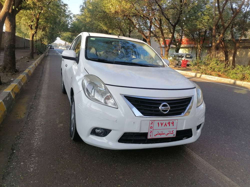 سەنی لاکشمیبای 2013بــڕاوەی دووبەی ناو ڕەساسی دووجام کارەبا ئاوێنە شەفت تەبرید گەرم و سارد بەشەرت چوار تایە و ویل تازە بـێ بۆیاخ گێڕ و مەکینە بەشەرت ڕەقەم شاسی هەمووی بێ عەیبە سەیارەیەکی پاک و بێ مەسروفە مـاڵی فەقیرە *********** كالار, السليمانية
