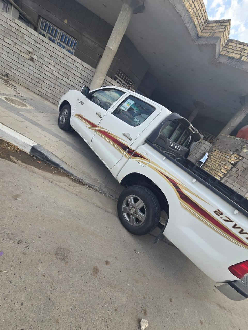 سلام عليكم للبيع هايلوكس للبيع موديل٢٠١٠ ***********
