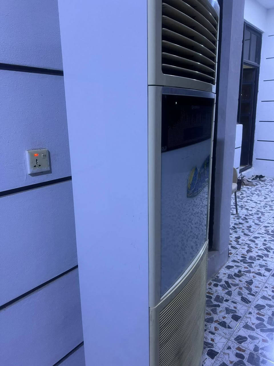 سبلت 5 طن شغال ثلج مكان بغداد ***********
***********
