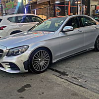 مارسيدس c300 الموديل 2018 محدث بجم امامي خلفي 21 داخل جلد اوف وايت  با...