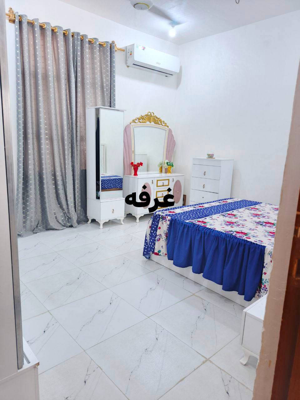 بيت للبيع مساحه ٢٧٥ متر
منطقه الصويحية قرب جامع عبد اله 
متكون من ٣ غرف  
وبراني قياس ٤×٧
 وصالتين قياس ٦×٣
وصاله ثانيه قياس ٩×٣
وصحيات داخليه وخارجيه 

الاتصال على رقم ***********
