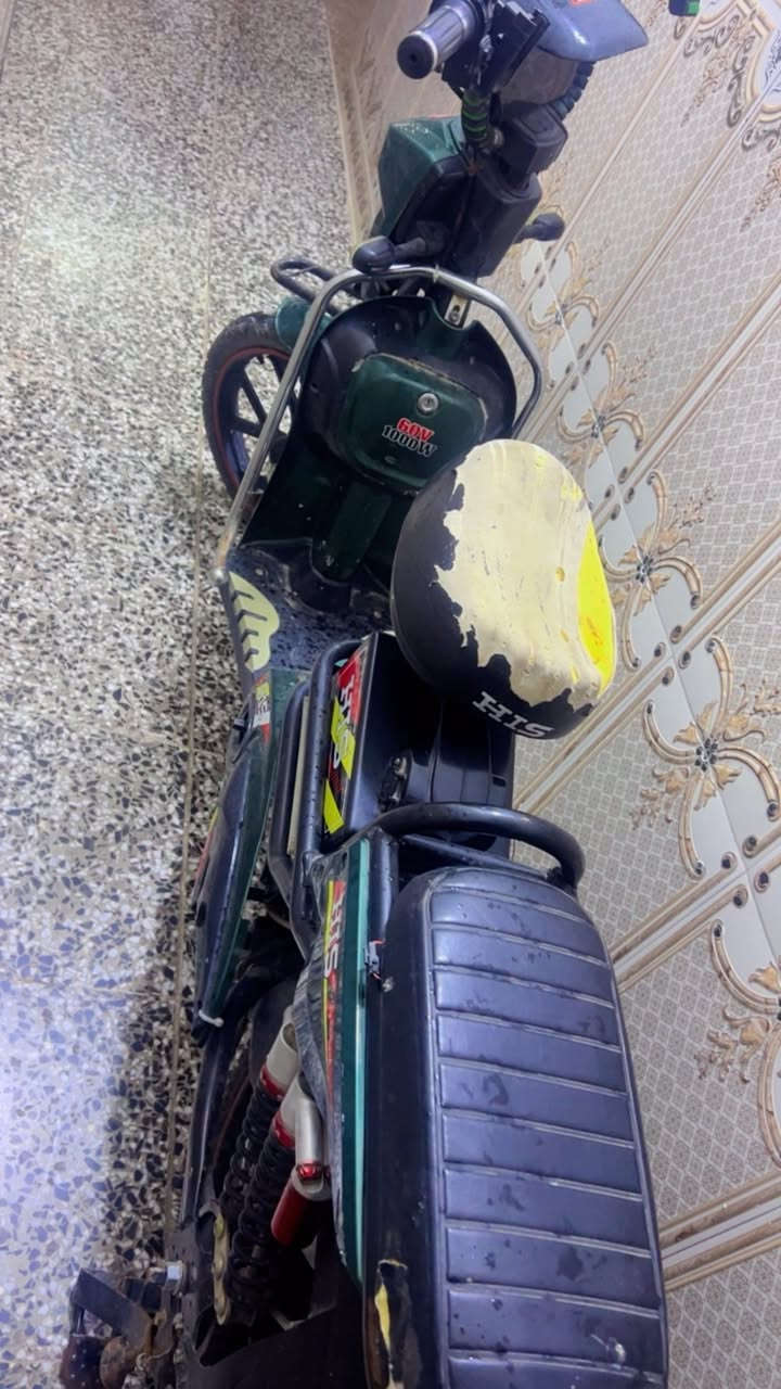 السلام عليكم دراجه شحن
نواقصه بريكات وشاحنه مابيه
بطارياتهة جدد 
السعر 150
ابيع على حطتهة 
كوم حديد


**إذا كنت صاحب هذا الإعلان وتريد حذفه لأي سبب، رجاءا أرسل رسالة إلى الدعم الفني**