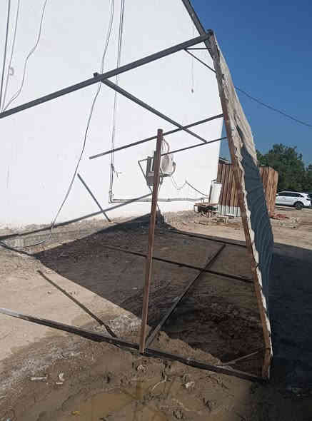 السلام عليكم.  عماريه 6×3ارتفاع 3متار وياهه 3جينكوات عله جه 2ام 6امتار وحده ام 4جدد  السعر ب225وبيه مجال بصيط مكاني القاسم /الجمعيه/ للتواصل عله هاذه الرقم ***********
