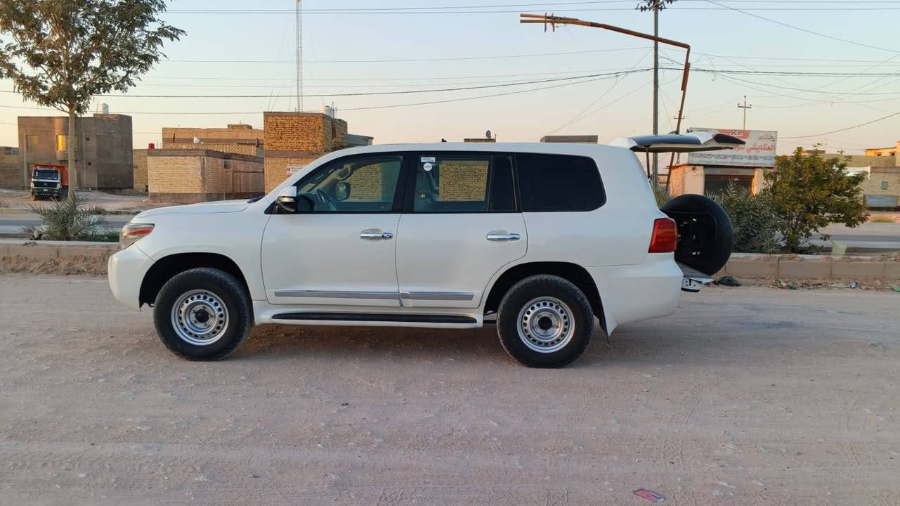 لاندكروز مديل 11 قطري فول عادي
رقم بغداد دولي كير اومحرك شرط تبريد 3 قطع ثلج 
تخم تاير ويل عادي جديد حداده كلش حلوه اظافه منظومه 
غاز سياره فول مواصفات كير عادي ملاحظه سياره مصبوقه 
عام شاصي وظربه داخليه كفاله سعر 220 وبيه مجال 
مكان نجف *********** واتساب
