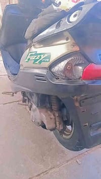 دراجه فراشه للبيع ابيع كوم حديد بس هيه شغاله وكلشي مابيها بس اني اريد ...