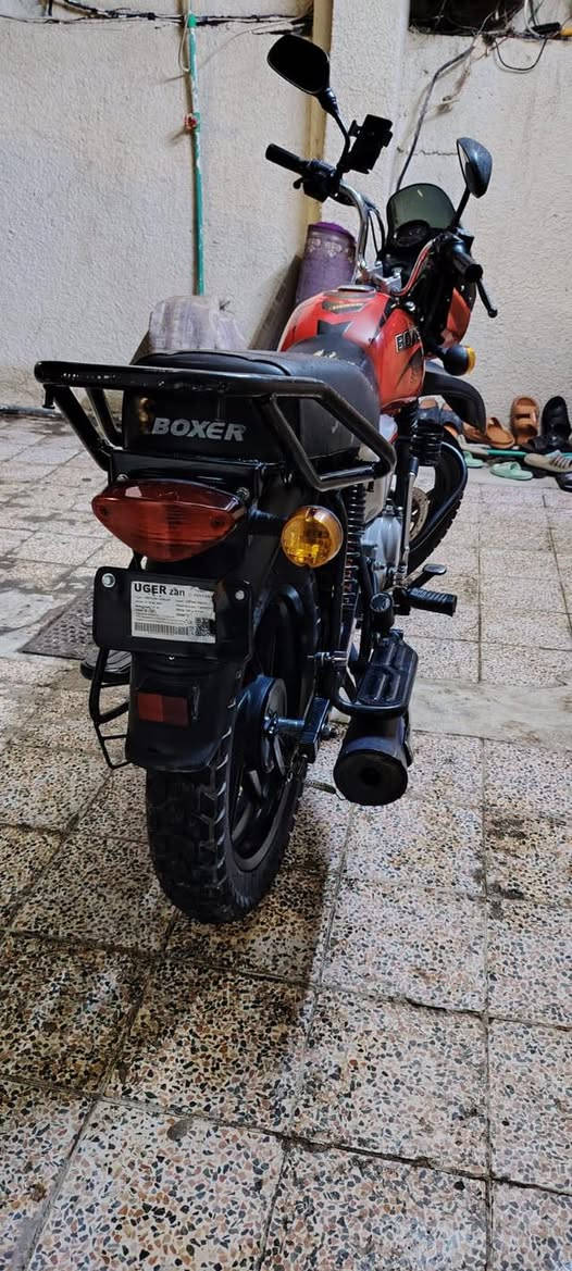 السلام عليكم بوكسر للبيع موديل 2022 نزول شهر ١٢ دراجه خير من الله كلشي كامل بيها اي نقص ما بيها اوراق اصوليه
محرك ما مفتوح كهربائيات كلهن شغالات  
بدون رقم العسر مليون او ٤٠٠ او بيها مجال بسيط العنوان بغداد حي العامل للتواصل ***********
