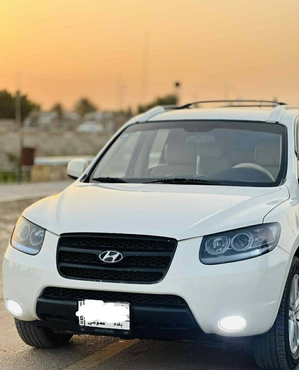 سنتافي موديل 2010 خليجي 7راكب رقم بغداد
محرك 6سلندر 2700
تبريد 3 قطع
تدفئة
شاشة مع كاميرا خلفية
حساسات خلفية
السيارة نضيفة جداً
بية فقط الجاملغ الأيمن بارد
للتواصل اتصل على الأرقام التالية 
***********
***********
