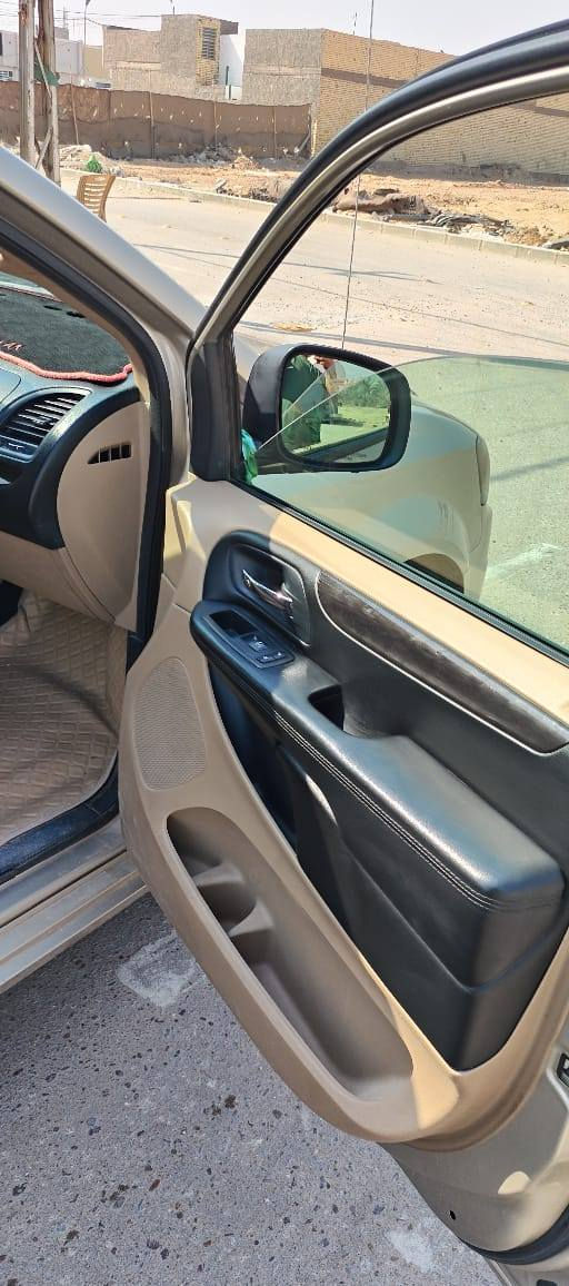 دوج كرفان موديل ٢٠١٦ فئة sxt محرك 3600 السيارة بأسمي مداور ثاني يوم سنوية ل27
السيارة جاااااهزة 
بية منضومة غاز 60 لتر 
حادثة فقط الجاملغ خلف السايق صبغ فقط الجاملغ
مواصفات السياره 
1- تبريد 3 قطع 
2- كشنات من فصل
3- هيتر بالمري 
4- شاشه قلاب 
5- شاشه تحديد عطل 
6- تحكم استيرن جهتين 
7- تشغيل عن بعد 
8- لاتات زنون 
9- ابواب كهربائي صندوق كهربائي كشنات كهربائية
سعر السيارة  ١٦٥ ورقة  (16500$) 
 السياره خير من الله وبالخير والبركة ع الياخذه
مكان السيارة نجف بأسمي شراي اتصل ***********
