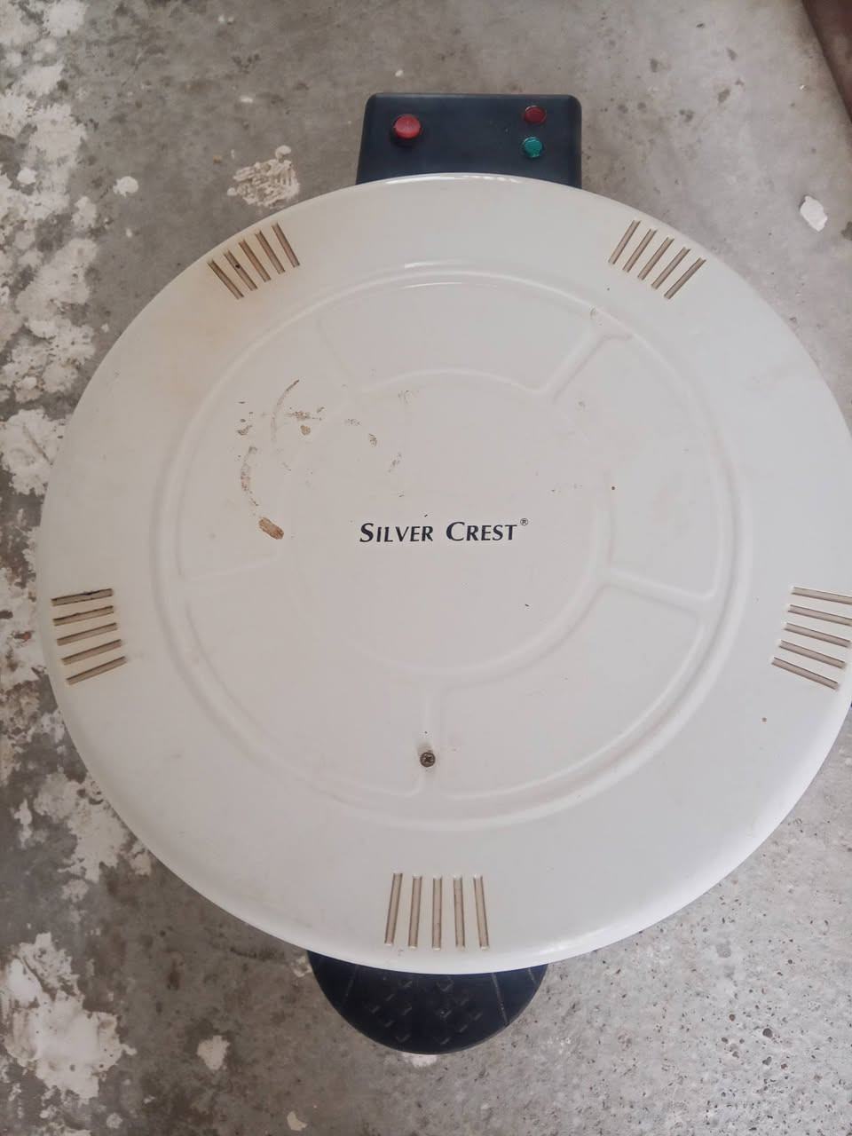 السلام عليكم اخواني اخواتي خبازه للبيع مستخدمه قليل ترهم للمعجنات الكيك الكليجه لحم بعجين مثل ما تلاحظون نظيفه شغاله على الفحص سعرها 45  عنوان تاجي منطقه الصالحين‏ ‏‪0 781 526 1104‬‏
