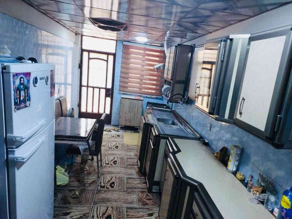 《 دار للبيع 》
💢 مساحه الدار 200 متر
💢 بناء جيد واجهه 8 مترنزال 25 متر 
💢 يحتوي الطابق الأرضي على :- گراج/حديقه/صاله كبيره/هول داخلي /مطبخ/صحيات /غرفه نوم/منور/حولي/

💢 يحتوي الطابق الثاني على:- غرفة نوم عدد٣/صحيات

💢 الموقع ممتاز قريب على الشارع الرئيسي والمتنزه الجديد و الفرع نظيف و جيرانه جدا محترمين
💢 طابو صرف 
💢 الموقع بغداد /شهداء البياع/ضباط الشهداء /قرب حي الجهاد/قرب شارع المضخه التجاري 
💢 للإستفسار الاتصال او واتساب 
***********
