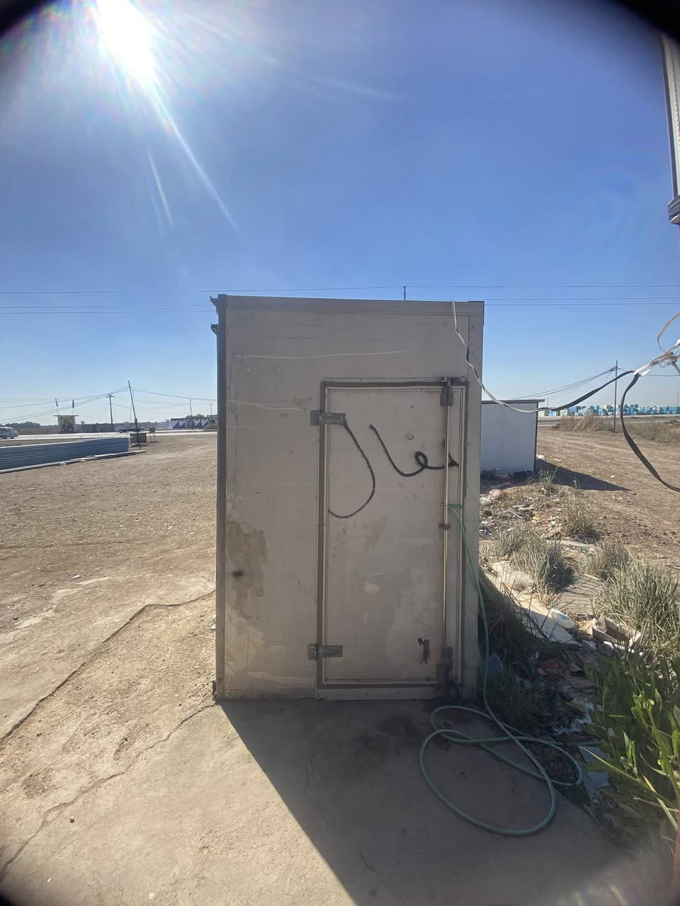 السلام عليكم يوجد مولد محرك ازوزه راس توليد 50 كيفي حقيقي مولد جاهز للتشغيل
ويوجد براد عرض متر ونص ونزال مترين ونص وسبلت طن جاهز للتشغيل العنوان الحفريه قطع شويفي ***********
