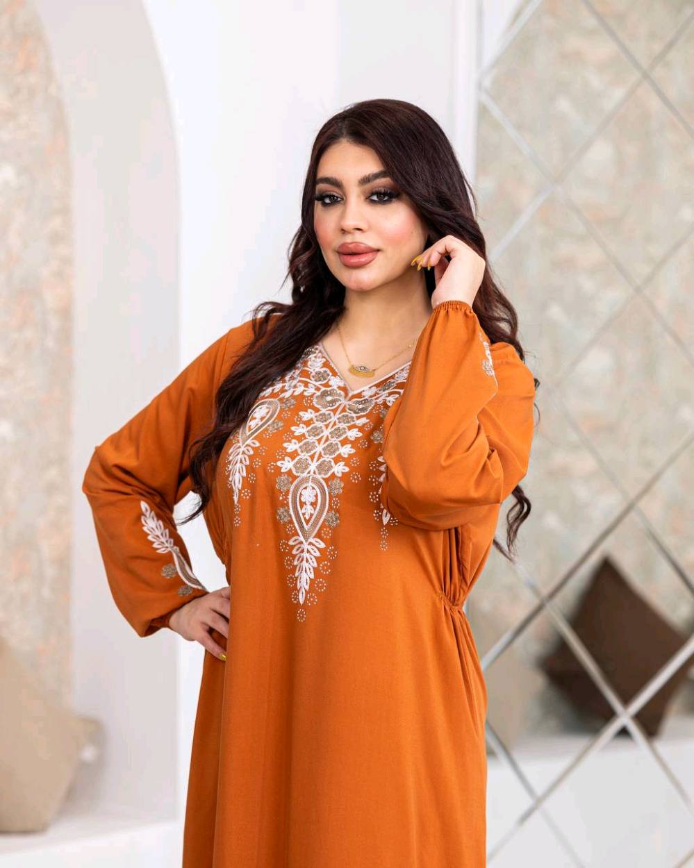 😍#جديدنا_وصل😍

 دشداشه  نسائي  مخور 🥰 
تطريز+ ستراس 

#الخامايه_قطن_مراسي_مصري

القياس.   2x 3x 
التوصيل بغداد 5 🚗🚗🚗
المحافظات.  6 🚌🚌🚌
للحجز والاستفسار واتساب ***********