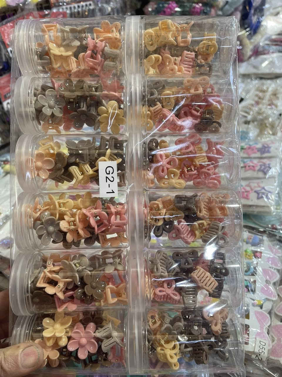 لقد جمعنا لك كل ما تحتاجه في مكان واحد لتجديد مخزونك بأفضل القطع:
 * إكسسوارات الشعر: (بكلات مخملية، طوق لؤلؤ، مشابك معدنية عصرية، وربطات شعر حريرية) تناسب الصغيرات والسيدات.
 * الحلي والمجوهرات التقليدية: سلاسل طبقات ،أقراط بتصاميم هندسية، وخواتم قابلة للتعديل بطلاء يدوم طويلاً. ابدأ مشروعك أو كبّر تجارتك اليوم!
سواء كنت تملك متجراً فعلياً، أو تبيع عبر الإنترنت، أو حتى تبدأ مشروعك الناشئ من المنزل، فنحن هنا لندعمك بأفضل المنتجات.


**إذا كنت صاحب هذا الإعلان وتريد حذفه لأي سبب، رجاءا أرسل رسالة إلى الدعم الفني**