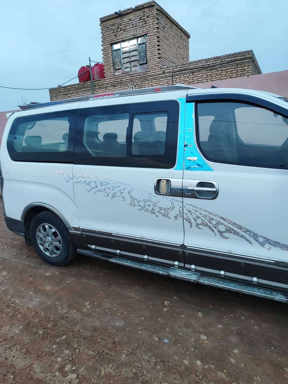 ستاركس البيع موديل 10 محوره سبلاين 12 
سياره حلوه خطها نجف كربلاء مكلف 
بل نشر رقم راعيها 
***********
