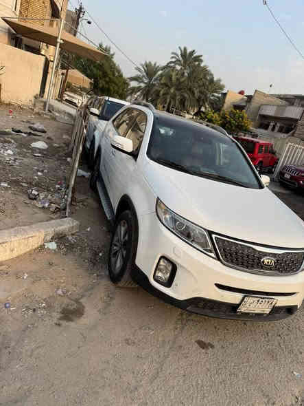 سورنتو 2014 وارد خليجي كويتيه فول الفول 
بيها صبغ شبر خشم الجاملغ 
بدون بارد بدون تكحيل وضع جيد جدا 
العنوان بغداد المنصور دور السود السعر 187 وبيها مجال *********** بغداد
