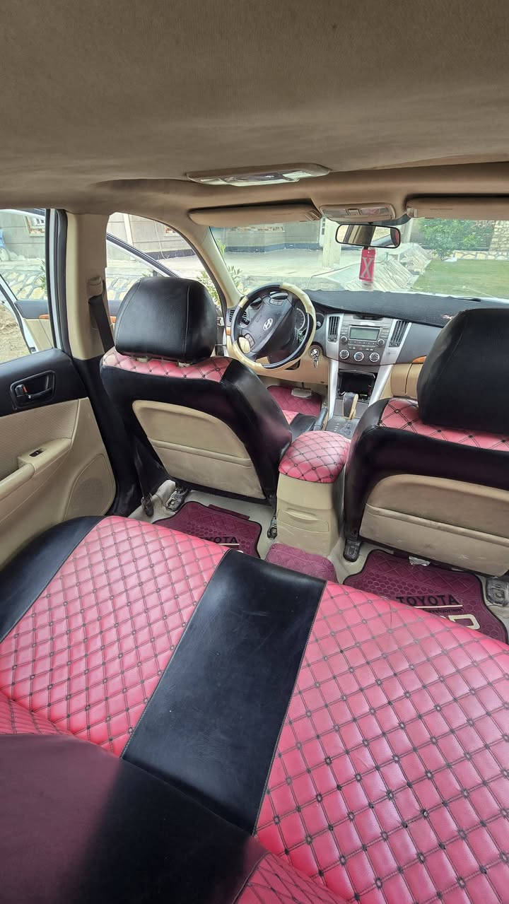 السلام عليكم سوناتا 2011 خليجي رقم بغداد سيارة بيها قطعة وحدة تبديل باب جهة السكن مبدل بلادي نفس اللون تبريد شغال اشاير بالمري تنتة مري تحكم كهربائي للاستفسار الاتصال السعر 135.   ***********
