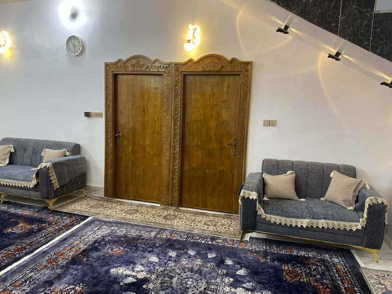 بيت للبيع
المساحة 150م 
سند زراعي 
بناء حديث وغير مسكون إلى الآن 
الموقع حي العباس مقابيل جملون فراس طامره 
السعر 85 قابل للتفاوض 
للاستفسار الاتصال 
***********
