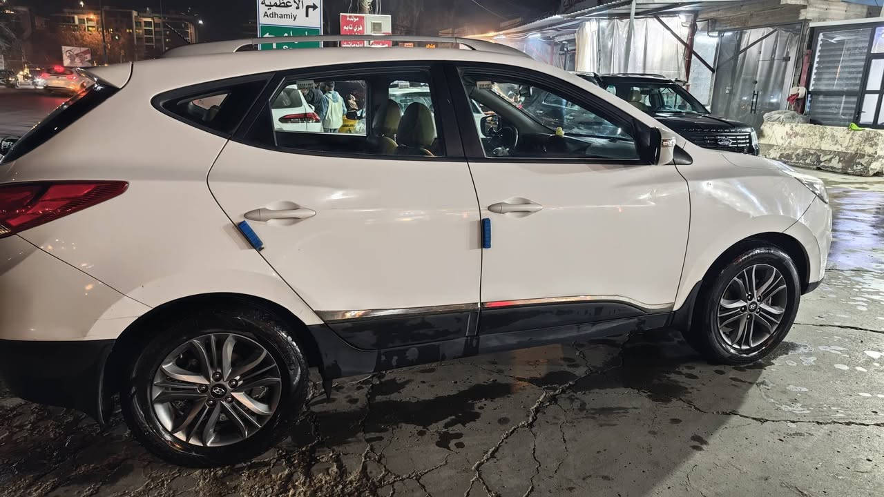 توسان خليجي موديل 2016
مكفوله من كلشي 
بدون حادث بدون صبغ بدون بارد
محرك وكير مكفول بلادي
ماشية 129 الف قابل للزيادة

مواصفاتها معروفة

كشنات جلد
تبريد قطعتين
شادلها شاشه اندرويد (الشاشة الاصلية موجودة)
رقم بغداد بأسمي تحويل ثاني يوم
السعر (159) وبيها مجال شي بسيط
مكاني بغداد الكاظمية

للتواصل خاص او واتس اب فقط رسائل 
***********
