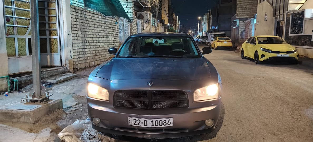 السلام عليكم جارجر ٢٠٠٧ كلين بدون حادث
 مصبوغه حزام فقط جراد وشخوط 
رقم اربيل الدولي تحويل تريد وكاله 
سنويه ٢٠٢٧
السياره ماشيه ٢٠٠ الف
مكينه كير مكفول 
تبريد ثلج 
ما ناقصهه شي 
مكانهه بغداد 
السعر ٩٠ وبيهه مجال حك الجيه
***********
