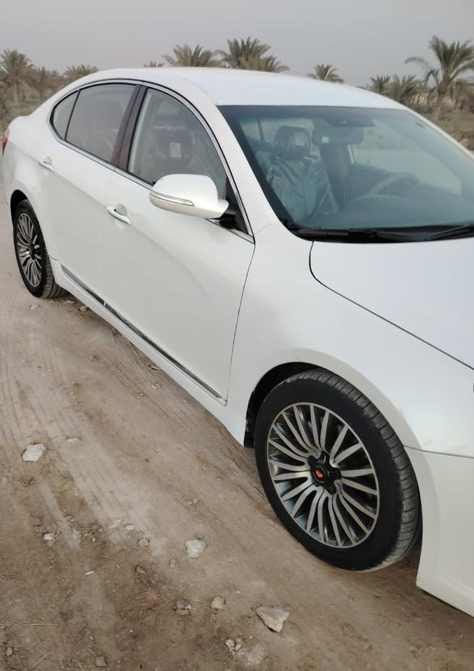 كاتنزا 2012 فووول مواصفات عده الفتحه ادوات كصه جنطه سياره جاهزه مجهزه من كلشي ما عايزه برغي سياره كارتون كير ومكينه وحداديه تخم تاير جديد رقم وسنويه طبق الاصل وين ما تريد تروح بيه روح من زاخو للبصره شرط متعوب على السياره من نضافه ومن رقم وسنويه 
السعر 65 ورقه وبيه مجال قليل حك الجيه 
*********** اتصال او واتساب
