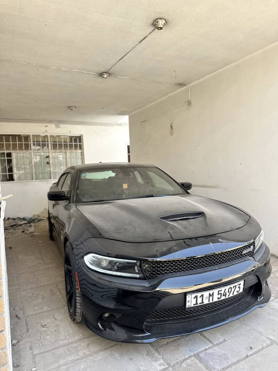 شلونكم حبايبي الوحش للبيع  🖤
دوج جارجر سكات باك . Scat Pack . 
الموديل : 2022 . (وارد امريكي) قطعة واحدة صبغ 
فقط  بنيد بدون دواخل  والسيارة بعدها  بريحة الوكالة 
المحرك : SRT . V8 . 6.4L .
العداد : 28000 mil  . ( بعدها زيرو) .
كفالة  عالبلاد بوضع الوكالة حتة حجر البيئة بيها 
المواصفات :  فول عدا الفتحة                                 
* رادار امامي مع مانع تصادم . 
*  نقطة عمياء . 
* مكابح رياضية (برمبو) . 
* لايت LED . 
* كزوز سستم بلاد  . 
* حساسات خلفية . 
* ويل قياس 20 أنج 
* سستم صوت ALPINE . 
* تشغيل عن بعد . 
* مقاعد رياضية  حضن  جلد   . 
* ذاكرة لحفظ وضعيات الجلوس (ميموري) . 
* المقاعد الأمامية تبريد وتدفئة
* شاشة كبيرة قياس 8.4 أنج اوپشنات SRT 
* تدفئة ستيرن . 
* كير شفت  بالستيرن . 
رقم بغداد مشروع وطني  باسمي تحويل ثاني يوم ورايدها ب 240   ورقة  مكانها بزيونه  وهذا  رقمي  *********** سجاد ، واتمنى الميعرف بسعرها يترك كلمة طيبة 🖤
