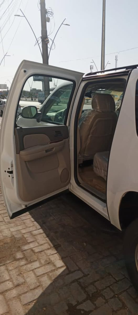 سوبر بان طويله كلك متومة  6برغي جديدة من كلشي كفالةومن الصبغ والتبديل  فتحة سقف LTZ موديل 2007  واحلى من الصور للاستفسار الرقم ***********
