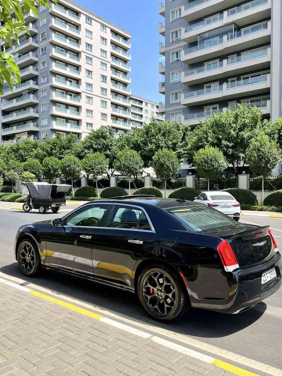 Chrysler C300 2016
کرایسلر٢٠١٦Awd
مواسەفات C فول فول 
پانۆراما
بەصمە
کوشن جلد
کوشن کارەبا
کوشن خەزن
کوشن ساردوو گەرم
پەردە کارەبایی
شەخال
کامێرا 

تەحویلو خەرامە بەشەرت
سەیارەکە بێ بۆیاخە بەس یەک پەڵە کارتی هەیە
بێ ئەوەی ناوی گرتبێ پێشو دوای کەپسە
گێڕو مەکینەی بە شەرت نەکراوەتەوە
 دەعمی بۆ دەعمی بەشەرت 
شوین سلیمانی
*********** whats app
