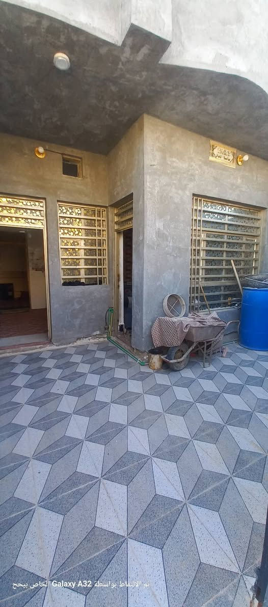 يالله ..اللهم صل على محمد وآل محمد
مشتمل للبيع المساحة ١٠٠متر  طابو زراعي سند ٢٥  الموقع طريق المعارة قرب سيد جواد العناوي يبعد عن الشارع العام ٣٥٠متر تقريبا شارع سيد سهيل قرب ابو غيت الفيترجي عرض الشارع ٧ متر يحتوي على صحيات داخلية وخارجية 
مطبخ     ٣×٤
استقبال ٤×٥
صالة      ٥×٥
غرفة نوم  ٤×٥   العدد ٢ 
البناء حديث  طابوك  صب كونكريت 
الاستفسار اكثر الاتصال على الأرقام التالية ***********.   *********** او مراسلة الصفحه خاص
