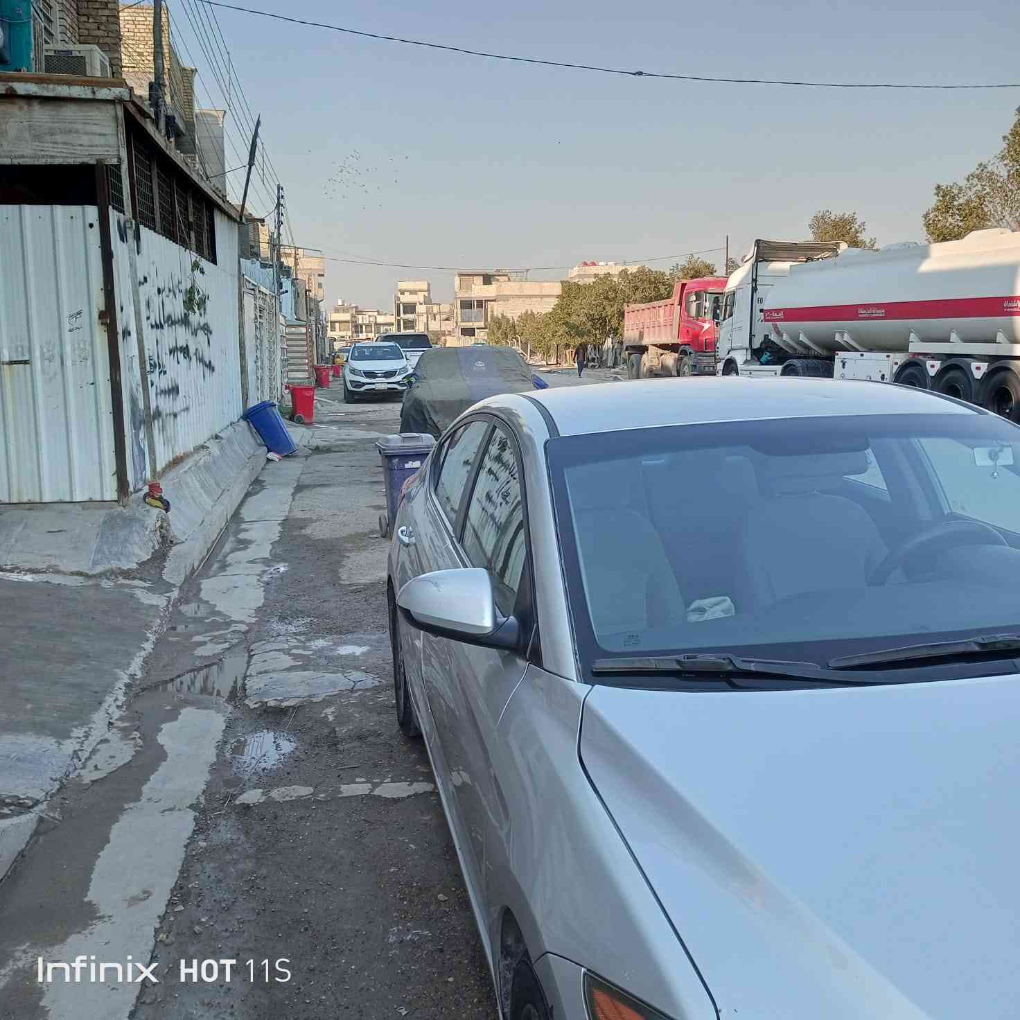 السلام عليكم 
اللهم صلي على محمد وال محمد 
انترا موديل 17وارد امريكي السنوية 2029 باب الصدر والجاملغ الأيمن فقط رقم واسط
وباسمي تحويل مباشر 
مكينه وكير نظيفات مكفولات باتري جديد 
السيارة استعمال بيت ودوامي فقط 
بيها منظومه غاز
مكان السيارة بغداد    ***********
