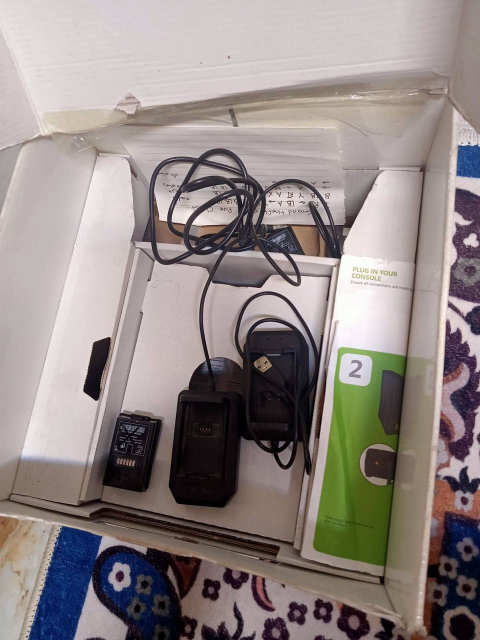 جهاز Xbox 360 مستعمل للبيع
نظيف مثل ما مابين بالفيديو والصور 
🎮 ويّاه:
يده أصلية وايرليس (Wireless)
وياه 3 بطاريات وشاحنتين
ويده ثانية الجهاز مهكر والرام 250 جيجا
 الألعاب الي بيه 16 
مكاني بغداد حي الإعلام 
 السعر 110 ويوجد توصيل 
رقمي ***********
