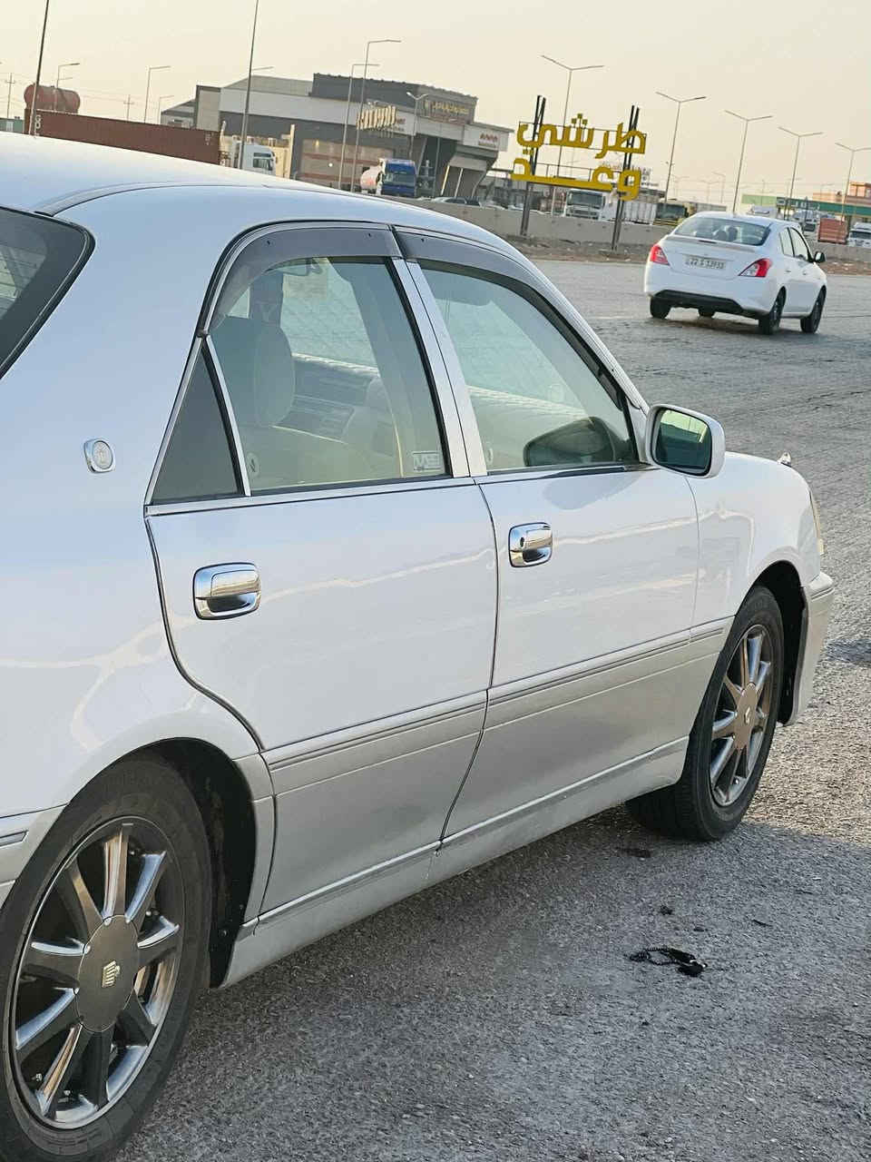 ملكه للبيع دكمتين محركc9 Vvti سياره مكفوله
من ضربه ونقل جثه والأصوليات مكفوله كير و المحرك 
تحويرة نجف
دبل شاشه 
تبريد شغال
حداديه وتايرات جدد 
مدفوع كمرك وضريبه باقي على الرقم فقط 

مكانها النجف الأشرف / الحيدريه 
سعرها 110 وعليها غرامات ينزل من سعرها 
***********
