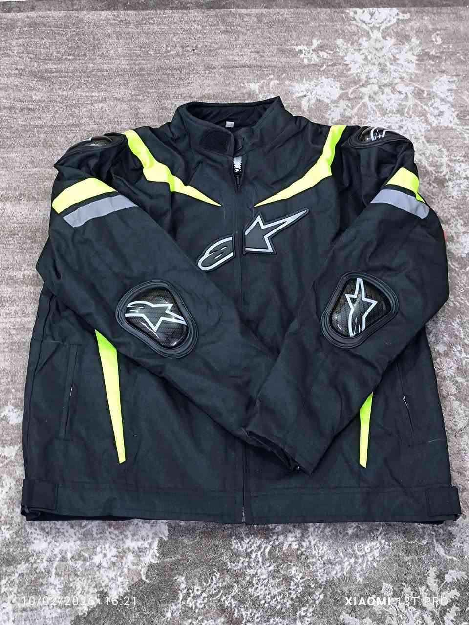 السلام عليكم قمصله البينه ستار 
قياس 3XL 
سعر قمصله ٧٠ الف
خوذه SHOEI قياس M
سعر الخوذه ١٦٠ الف


**إذا كنت صاحب هذا الإعلان وتريد حذفه لأي سبب، رجاءا أرسل رسالة إلى الدعم الفني**