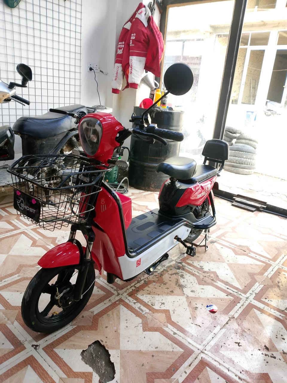 بايسكل حجم 14كله شغال بعده جديد للبيع ***********
