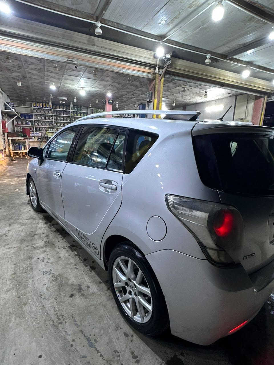 تيوتا يارس 2011سياره جاهزه تبريد حداديه بصمه بيها المكينه كايمه يرادلها مكينه قفل 45 مكانها بغداد ***********
