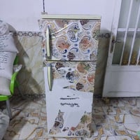 ثلاجة • شغالة • نضيفه