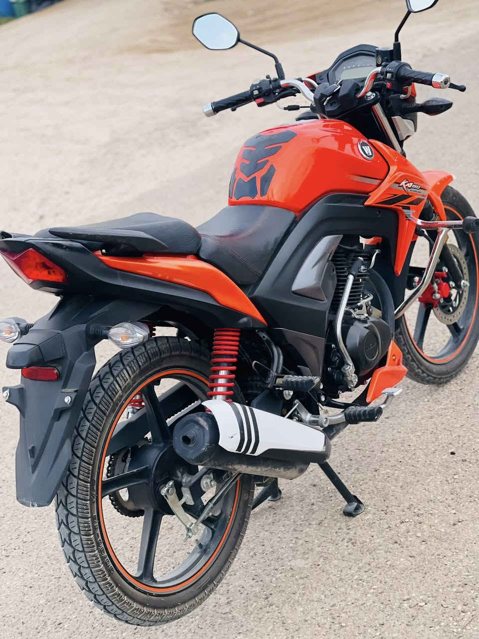 السلام عليكم 
هاوجي بطح موديل 23 للبيع مسجل كامل تحويل مباشر فول نضافه ويا سويجات اثنين وبصمات اثنين شخط واحد مابي شرط اذا مو تراي مال زيرو ونعومة فول مرجوع رايده (ب17ونص)وبي مجال للشراي 
مكاني الرمادي صوفيه شراي اتفضل خاص او اتصل ع رقمي والموشراي يعبر المنشور بكلام طيب 
***********
