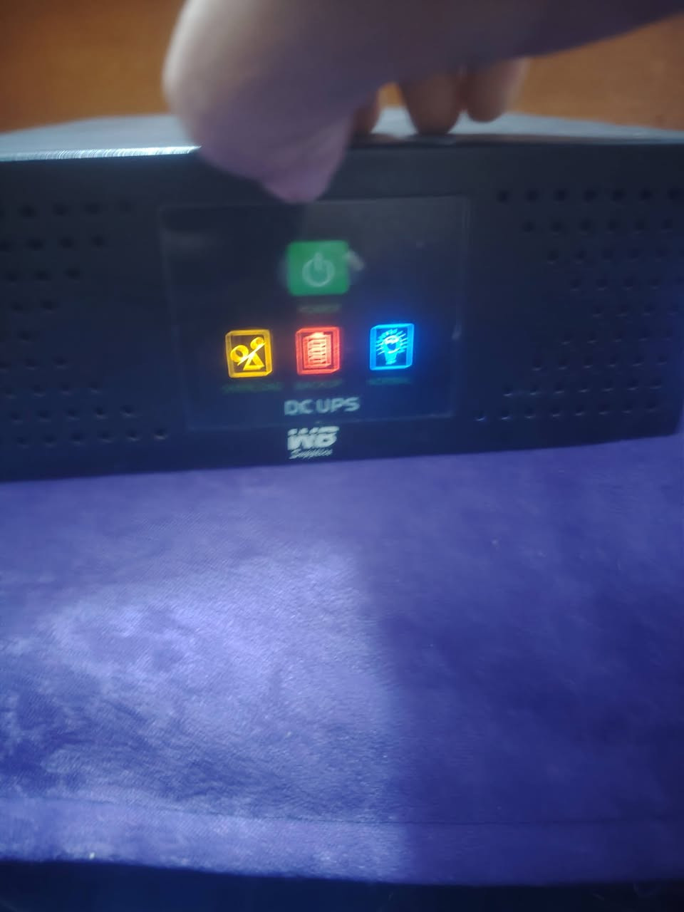 يوبس شحن يدوم أكثر من ٧ساعات بطاريه كبيره سعره ٤٠ الف مكانهن كوفه شارع ميثم التمار قرب دور الحوزة مقابيل مجمع الجنابي ***********
