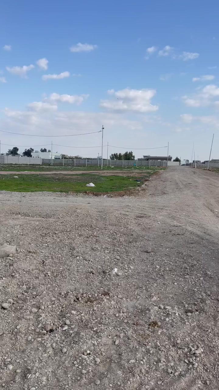 متوفره قطع للبيع من جهه جسر المعارض مساحه متوفره ١٥٠م إلى ٢٠٠ م  قريب على نقطه الحشد أسعار مناسبه ***********
