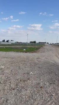 جسر المعارض • قطع للبيع • ١٥٠م-٢٠٠م」「قريب نقطة الحشد」,