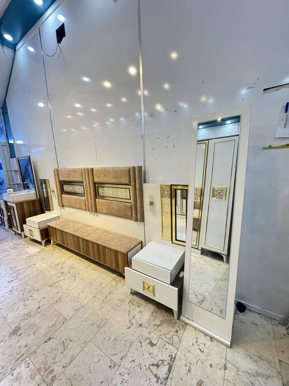 10قطع نظيفه كلش حلوه بيع مستعجل نجف سعر 750بيهه مجال يالله شراي وتساب ***********
