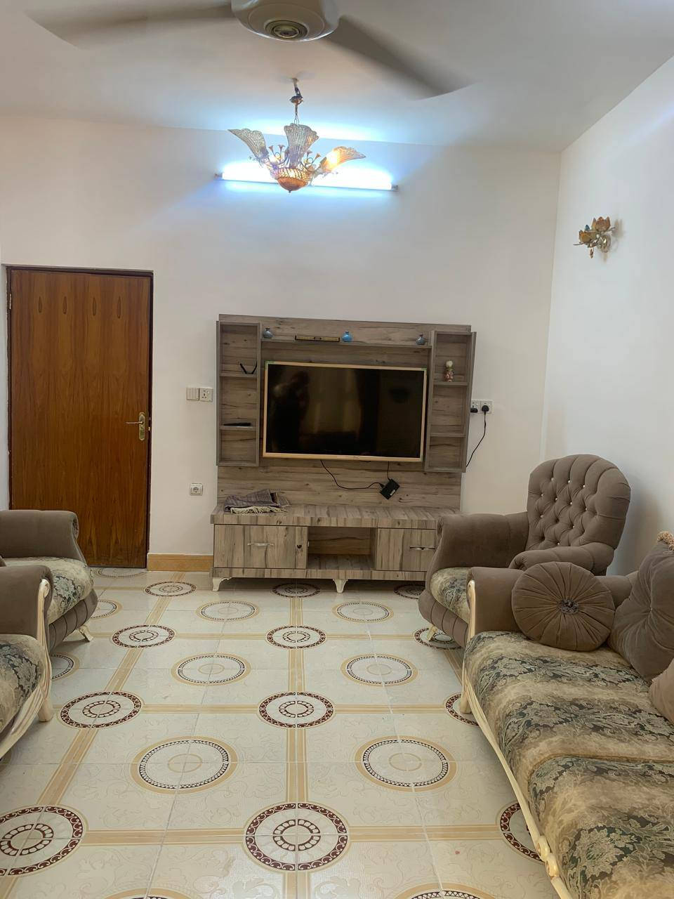 الاعلان
          🔶 تميــــــــز بـعـــــرض عقـــــــــــــــــــارك معنا 
                و دع لنا التسويق والتصوير باحترافية 🔶
🟠 دار سكني                      طابو صرف
🟠المساحة :               150م واجهة 7:50
🟠العنوان      قادسية ثانية قرب جامع صابر كردي 
🟠 طابقين  4غرف نوم استقبال هول مطبخ وكراج
    السعر       137 بي مجال
-------------------------------
للمزيد من المعلومات مراجعة مكتب السدرة للعقارات  والمقاولات 
العنوان حزيران شارع النخيل مقابل افران الجزيرة
او الاتصال على ارقام.                
6669959 0770📞 احمد وهاب
***********📞 ابو عبدالله 
#السدرة_للعقارات_والمقاولات
