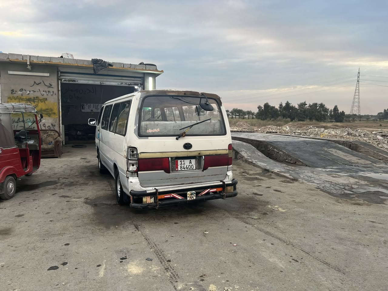 السلام عليكم جنبي موديل ٩ رقم بغداد بسمي سنويه 2030محرك ونجي بيه جديد صدر جديد باتري جديد غرفته حلوه السعر 55وبيه مجال مكان بغداد المعامل ***********
