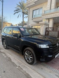 بلاك ايديشن • محرك ٤٠٠٠ • ماشي ٣٤٠٠٠