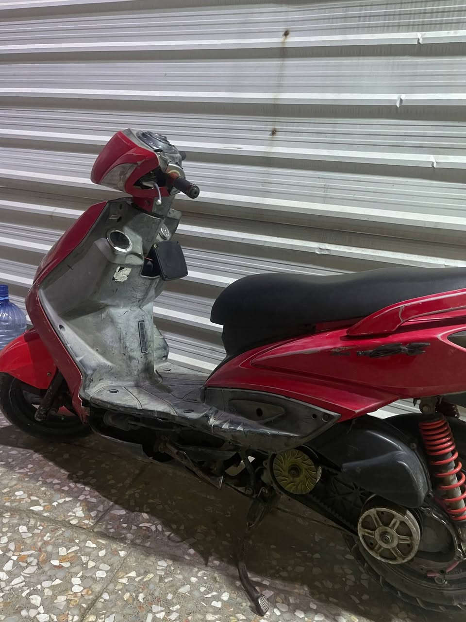 فحل كابريتر 
من الطول للطول شغاله 
كفر جارد 
بچم شويه تعبان 
طوافه عطلانه
ترايشها موجودات بس تعبانات انطيهن وي الدراجه
مكينه مشتغلها ب ايدي ٥٨.٥ اول فتحه الها 
كور مبدل بي فقط ولفات 
كامشفت جواكيج كله بلاد 
سلف رياضي مشمشي 
كلچات تخم رياضي 
مكاني الوزيريه 
مراوس او بيع


**إذا كنت صاحب هذا الإعلان وتريد حذفه لأي سبب، رجاءا أرسل رسالة إلى الدعم الفني**