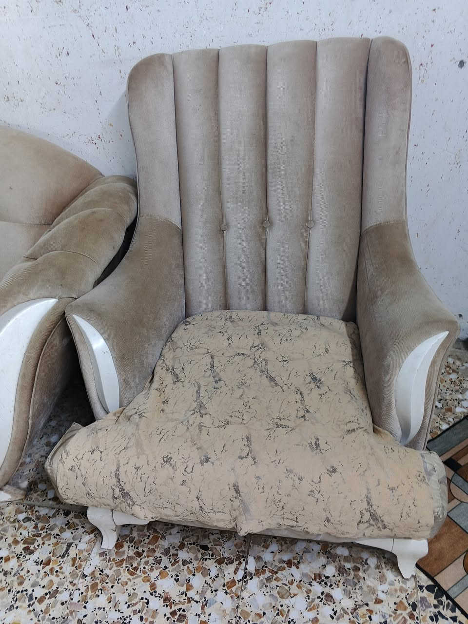 تخم تكمه للبيع السعر 150 الرقم ***********
